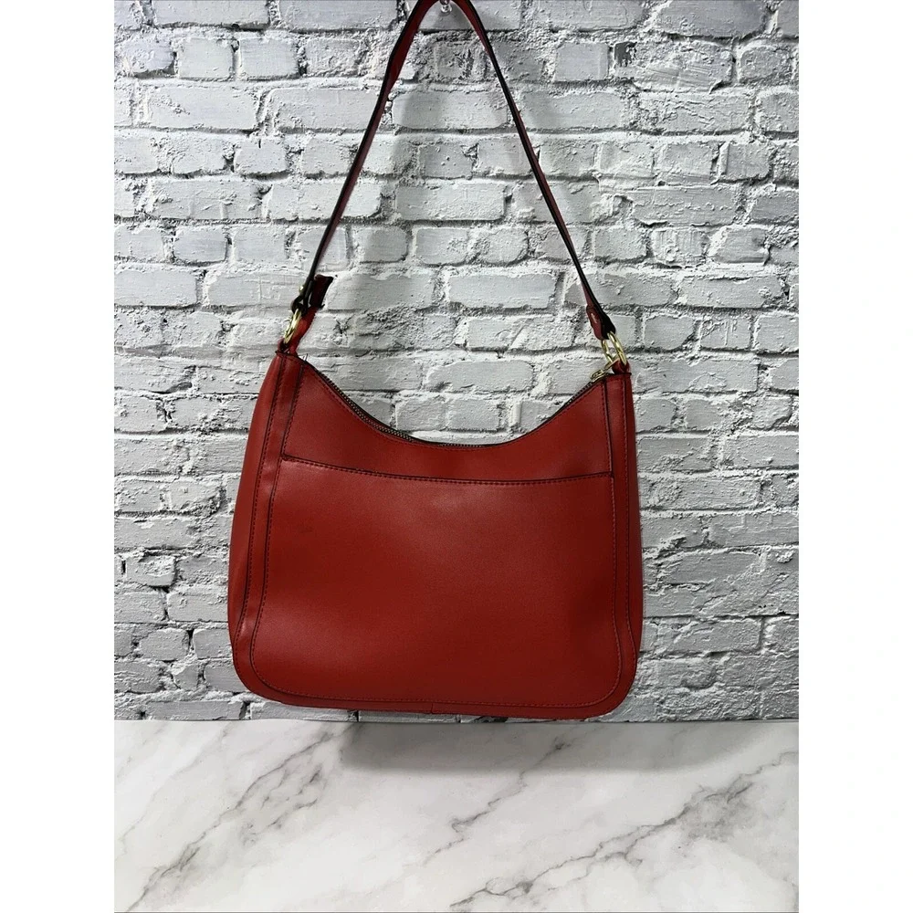 Vera New York purse, Style Name: Lizzy‎ Hobo Style. Red ✅ Excellent Condition
